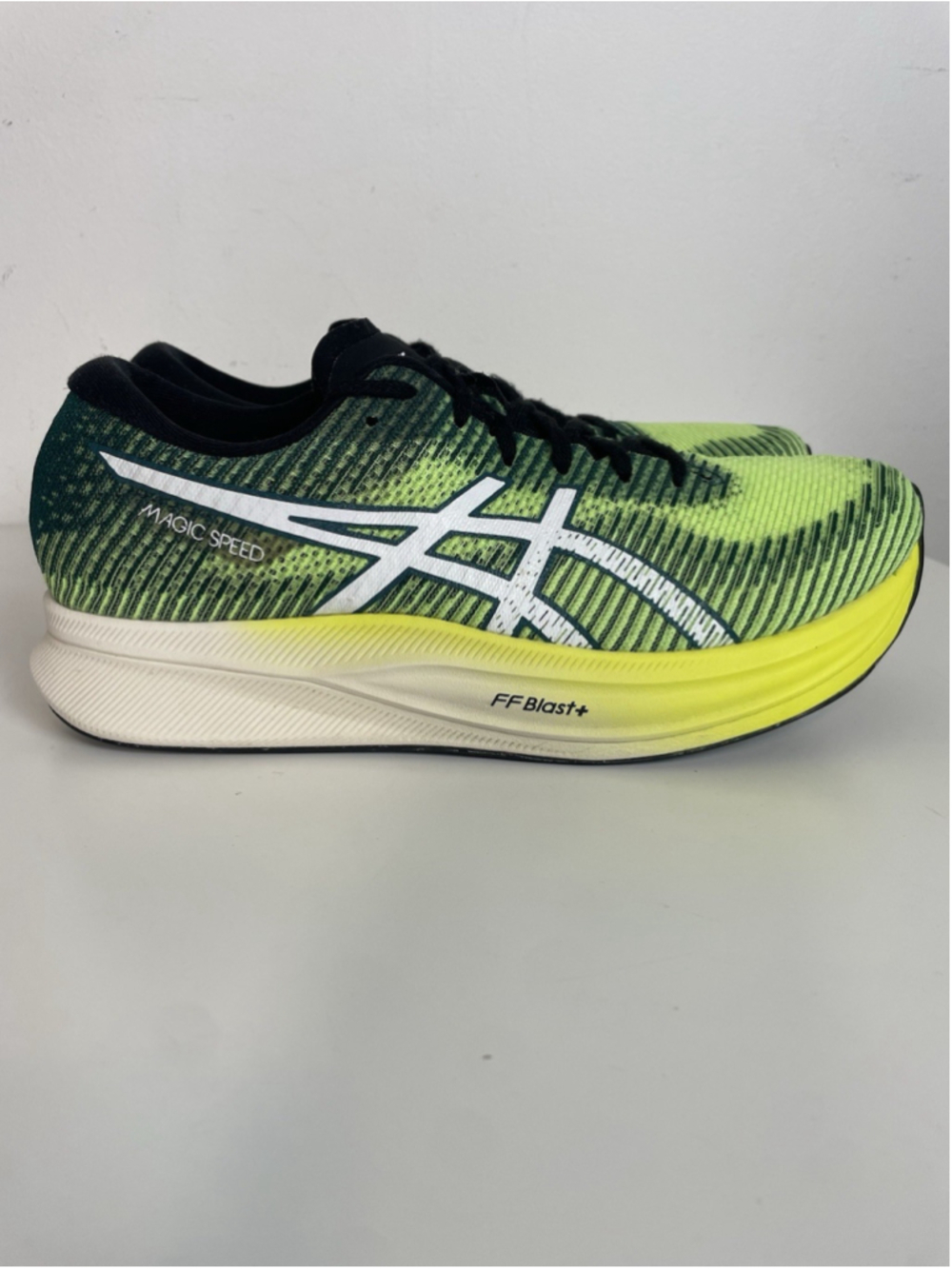 ASICS Magic Speed 2 Running Shoes Mens 9 Yellow Green Sneakers